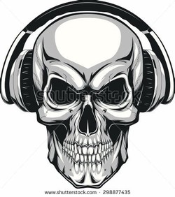 Headphones with skull