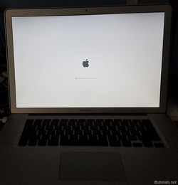Macbook stuck on apple